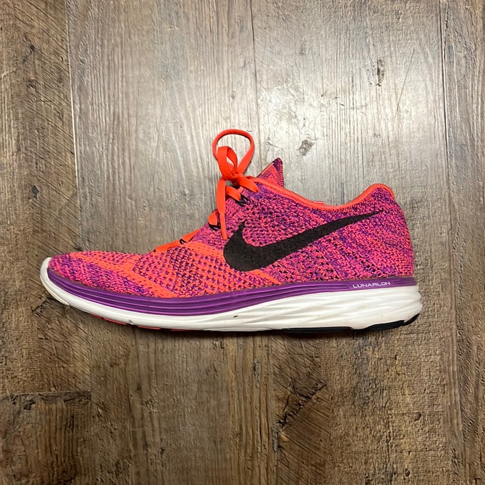 nike running shoes.